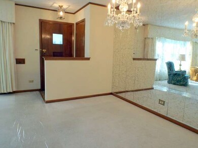 914 Suffolk Ave, Westchester, IL 60154 - photo 6