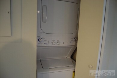 521 Meadowview Dr, Boone, NC 28607 - photo 5