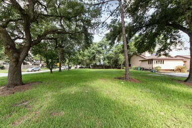 7903 Antoine Dr, Houston, TX 77088 - photo 4