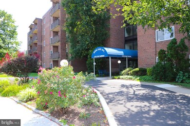 Rydal East-West unit 403, Jenkintown, PA 19046 - photo 2