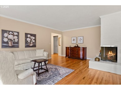 Living Room-Fireplace