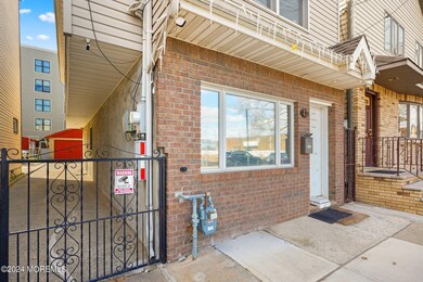 4-web-or-mls-A7404920