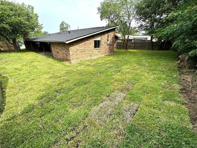 3004 Shady Brook Dr, Bedford, TX 76021 - photo 4