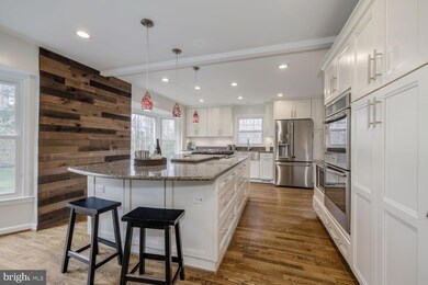 9116 Streamview Ln, Vienna, VA 22182 - photo 6