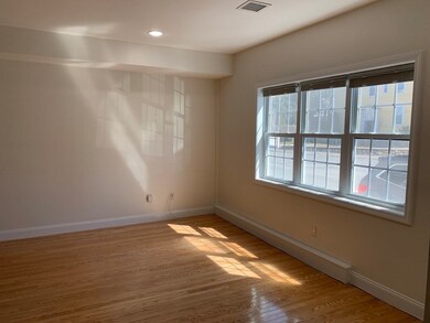 3 Sewall St unit 2, Marblehead, MA 01945 - photo 4