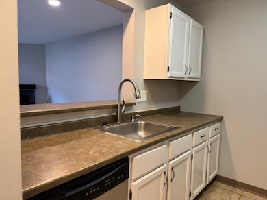 136 Pembroke Rd unit 7-57, Danbury, CT 06811 - photo 5