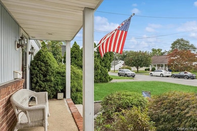 27 Mell Dr, North Babylon, NY 11703 - photo 4