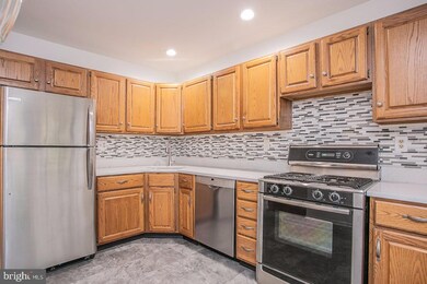 2102 Yorktown S, Norristown, PA 19403 - photo 6