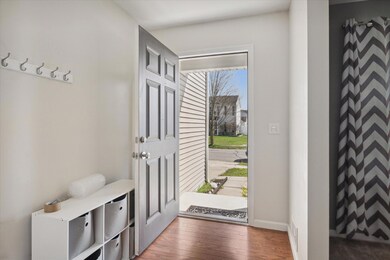 04-8114-Cypress-Cir-WindowStill-11