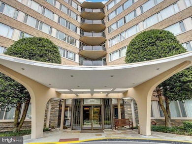 Cathedral Ave Cooperative unit 409, Washington, DC 20016 - photo 2