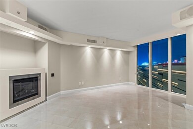 BEAUTIFUL GREATROOM WITH OPEN KITCHEN AND VIEWS OF