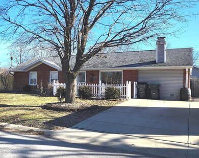 831 Middle Dr, Whiteland, IN 46184 - photo 2