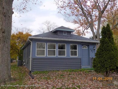557 Julia St, Lansing, MI 48910 - photo 2