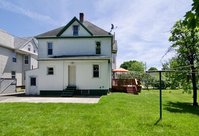 241 Locust St, Holyoke, MA 01040 - photo 3