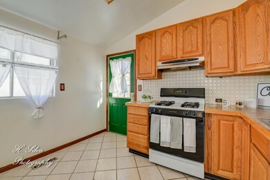 1605 Sacramento Dr, Carpentersville, IL 60110 - photo 7