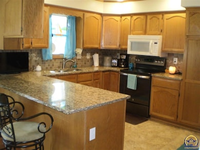 4015 SW 39th Terrace, Topeka, KS 66610 - photo 7