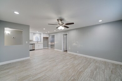 956 S Hobson-6