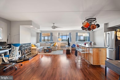 200 10 Lombard St unit 713, Philadelphia, PA 19147 - photo 3