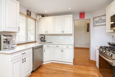 122 Arbor Ave, Sugar Grove, IL 60554 - photo 7