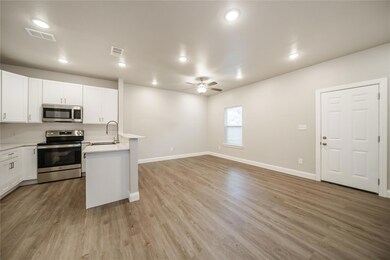 1016 W Ford St, Denison, TX 75020 - photo 5