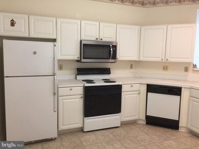 7113 Sandown Cir unit 203, Windsor Mill, MD 21244 - photo 6