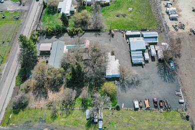 5157 Peace Ln, Central Point, OR 97502 - photo 4