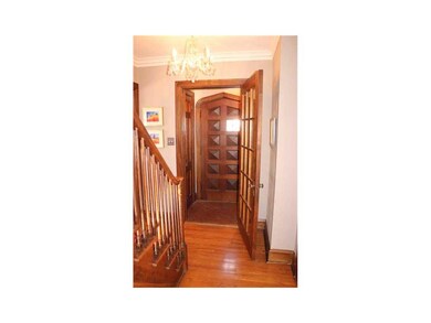 Foyer.