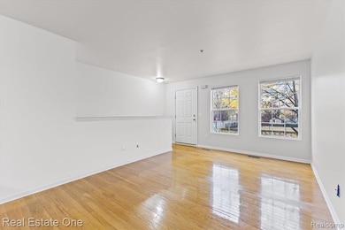 1084 Faulkner, Troy, MI 48083 - photo 4