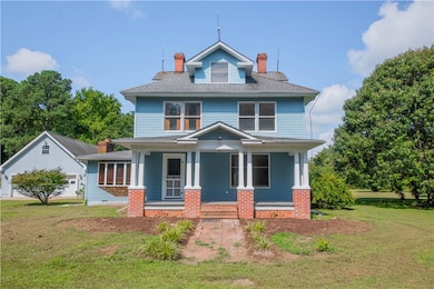 901 Circle Dr, Port Haywood, VA 23138 - photo 2