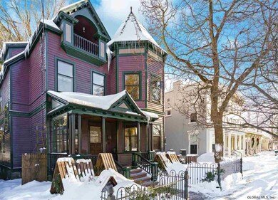 52 Franklin St, Saratoga Springs, NY 12866 - photo 3