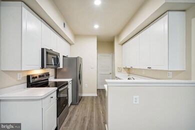 12899 Titania Way unit 10, Woodbridge, VA 22192 - photo 6