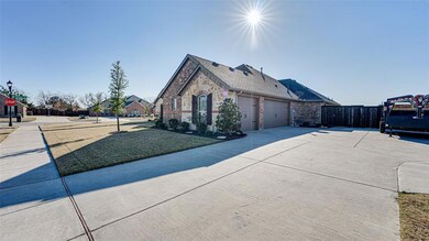 3 car garage and lots of parking!