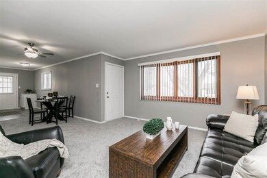 1135 Dover St NE, Cedar Rapids, IA 52402 - photo 5