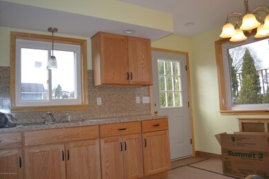 507 Union St, Taylor, PA 18517 - photo 2