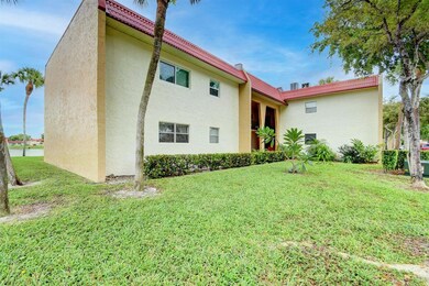 181 Lake Frances Dr, West Palm Beach, FL 33411 - photo 4