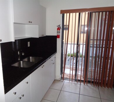 2735 W 61st Place unit 202, Hialeah, FL 33016 - photo 2