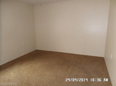 215 Locust St W, Three Oaks, MI 49128 - photo 4