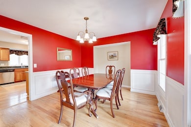 64 Hillcrest Cir, Westfield, MA 01085 - photo 3