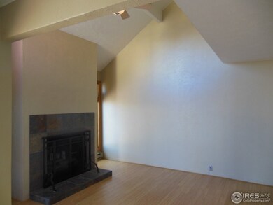 Living room w hardwoods