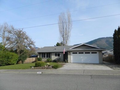 1909 Gaffney Way, Grants Pass, OR 97527 - photo 2