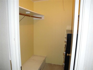 6 bonus closet