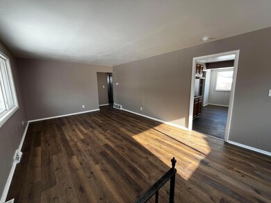 1458 Selkirk Rd, Columbus, OH 43227 - photo 2