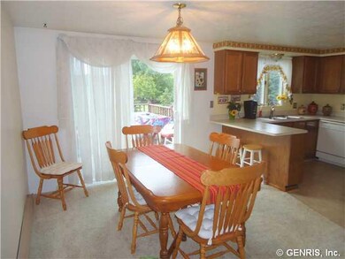 Dining Room Dining area opens to the Kitchen * Sli