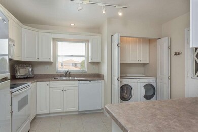 1727 Minutemen Causeway #205-16