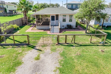 1307 S Live Oak St, Rockport, TX 78382 - photo 6