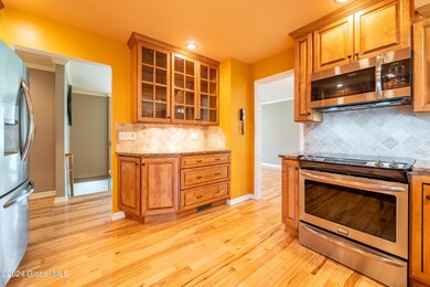 7 Hendrick Ave, Albany, NY 12204 - photo 6