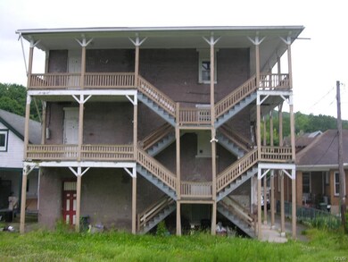 409 W Broad St, Tamaqua, PA 18252 - photo 2