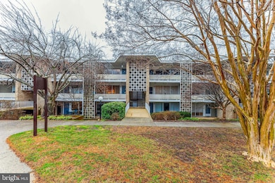 7513 Spring Lake Dr unit D-2, Bethesda, MD 20817 - photo 2