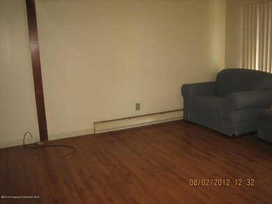 407 Rock St, Taylor, PA 18517 - photo 4