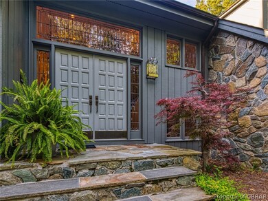 Tennessee stone & Williamsburg leaded glass make t